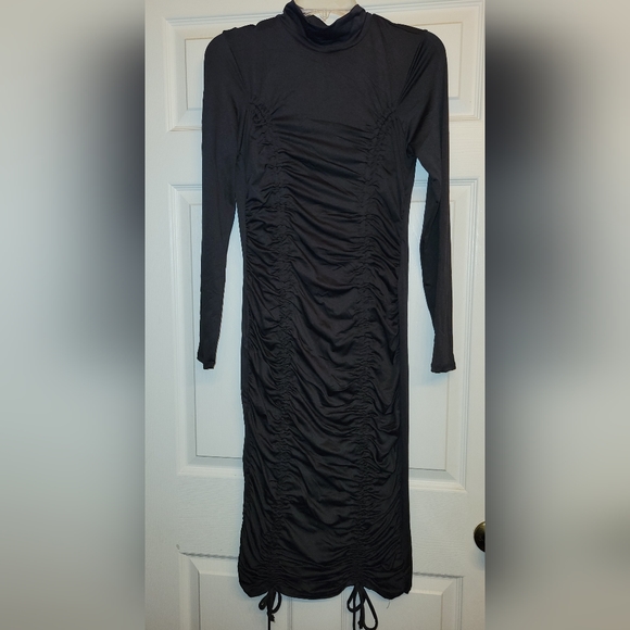 Fashion Nova Midi Dress - Picture 2 of 8